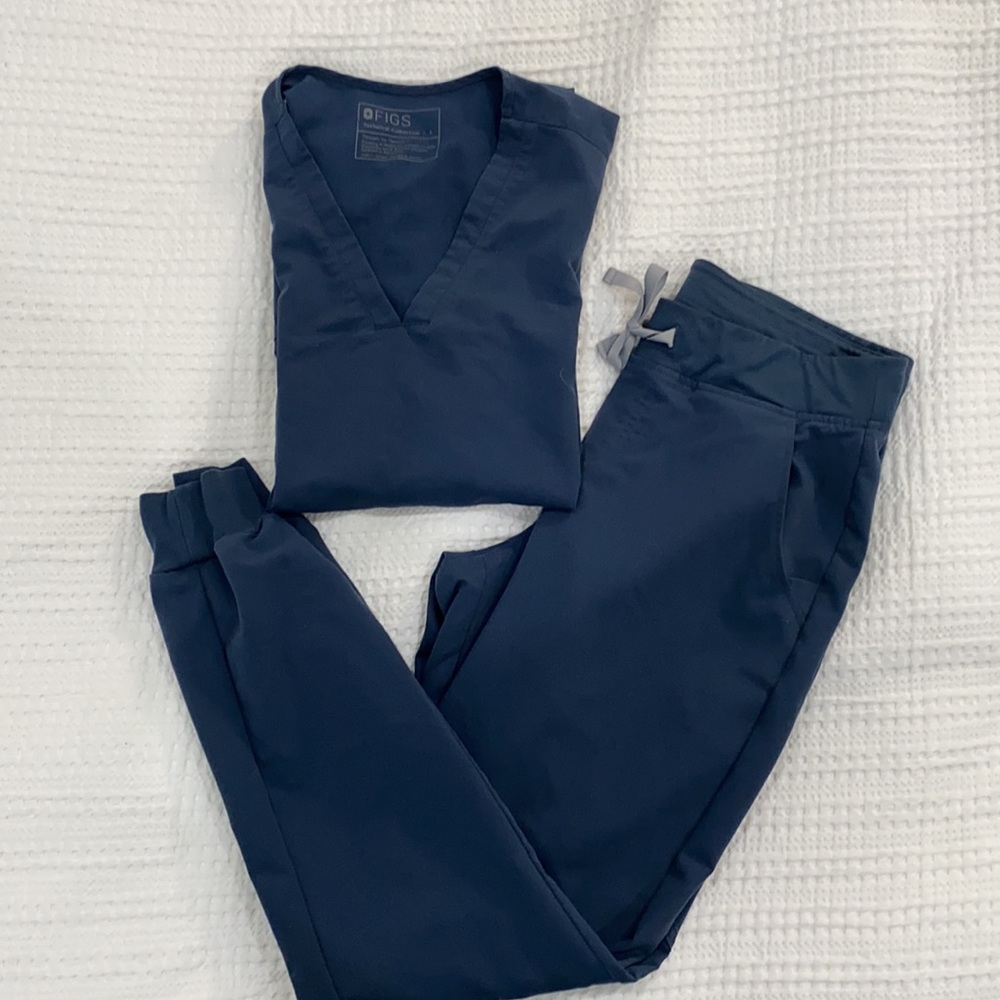 Figs Scrub Set